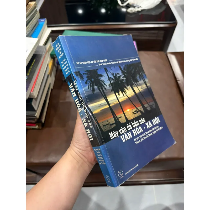 MẤY VẤN ĐỀ BẢN SẮC VĂN HÓA – XÃ HỘI | Kỷ yếu hội thảo khoa học Nam Bộ (2011)- K5 1031073
