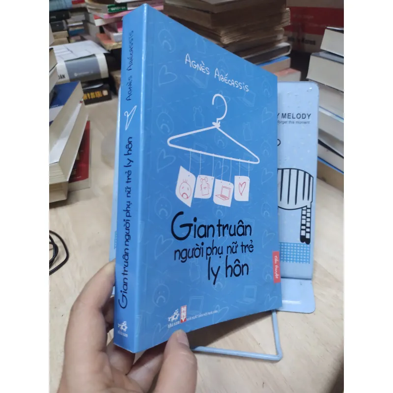 Sách: Gian truân người phụ nữ trẻ li hôn - TG: Agnes Abecassis (B1) 934302