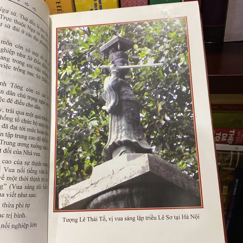 CHẾ ĐỘ ĐÀO TẠO VÀ TUYỂN DỤNG QUAN CHỨC THỜI LÊ SƠ (1428-1527), Bản bìa cứng 966427