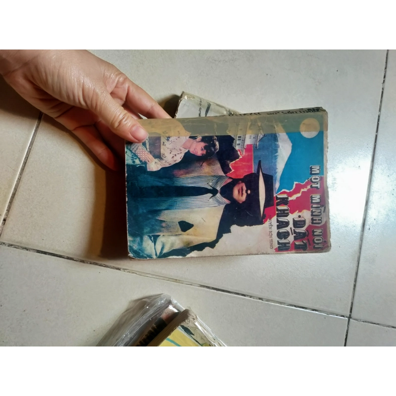 Bộ tiểu thuyết tình báo của nhà văn Nguyễn sơn Tùng 489887