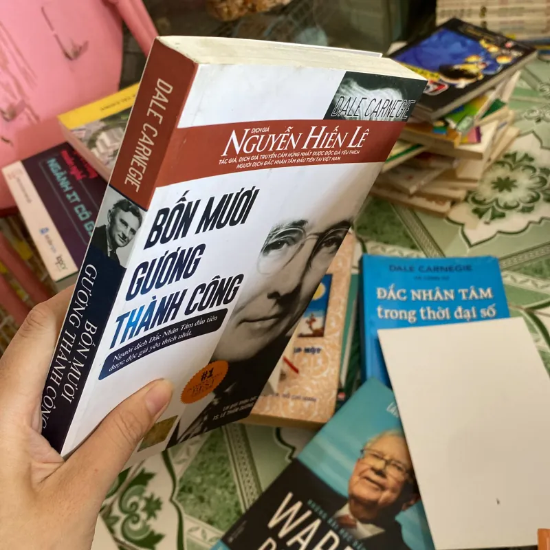 Bốn mươi gương thành công  800515