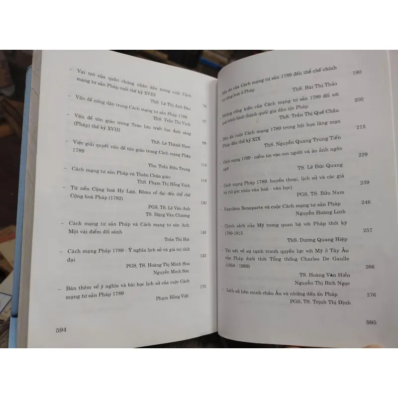 Sách: 220 năm cách mạng Pháp (1789 - 2009) và MQH Việt Pháp trong lịch sử (A2) 674686