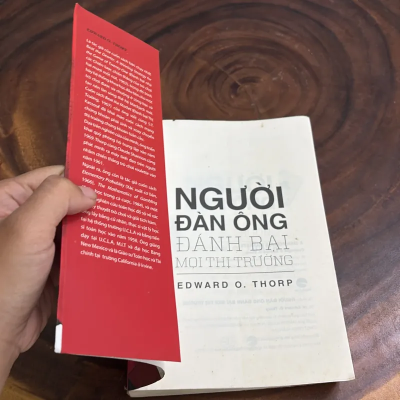 II Tủ Sách Đầu Tư: Người Đàn Ông Đánh Bại Mọi Thị Trường - Edward O. Thorp - 2020 989835