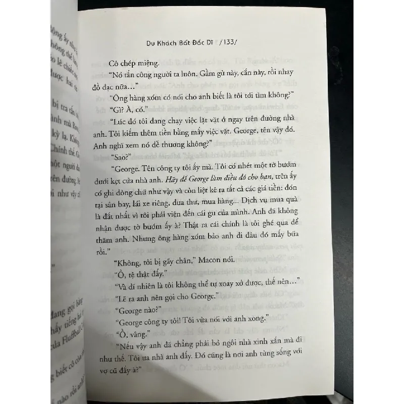 Du khách bất đắc dĩ - Anne Tyler 700879