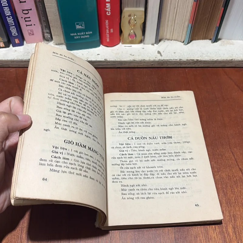 II Sách Dạy Nấu Ăn: Món Ăn Ba Miền - Thúy Hà (Biên Soạn) - 1995 786758