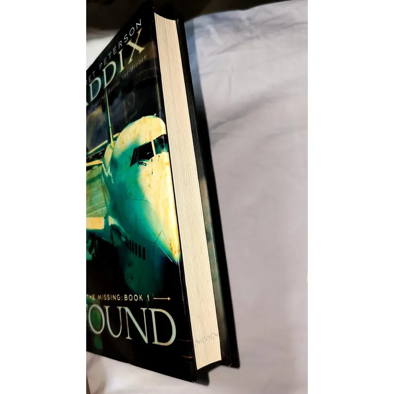 Found
- Margaret Peterson Haddix (hardcover) 732761