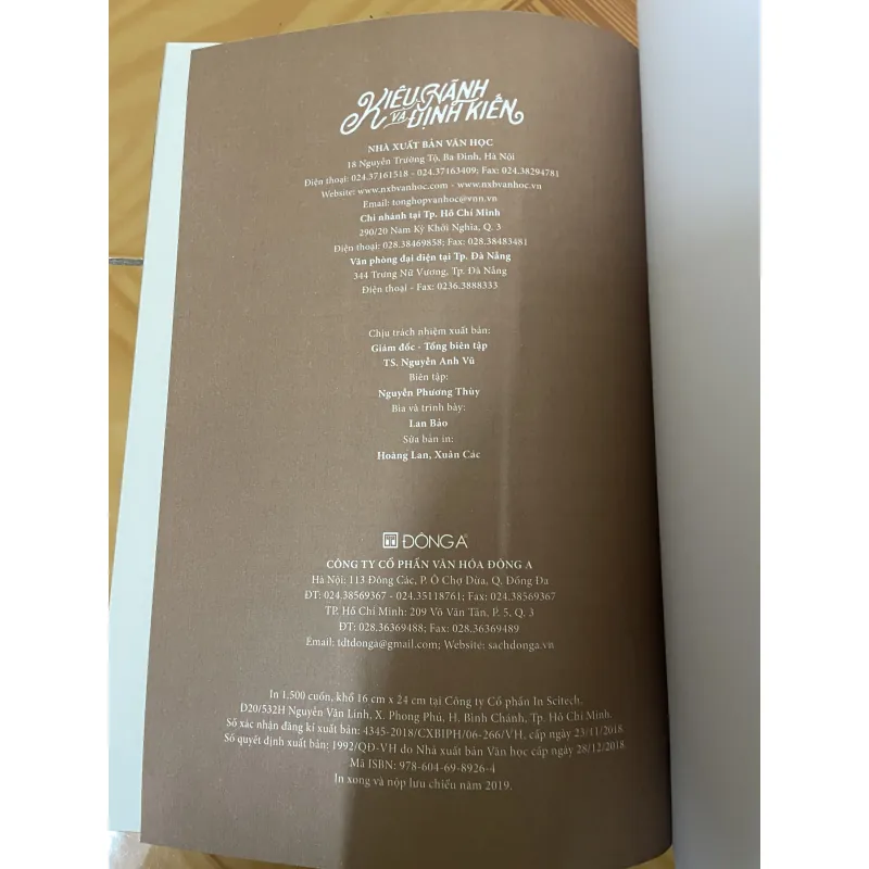 Kiêu hãnh và định kiến - sách decor bìa giả da 799643