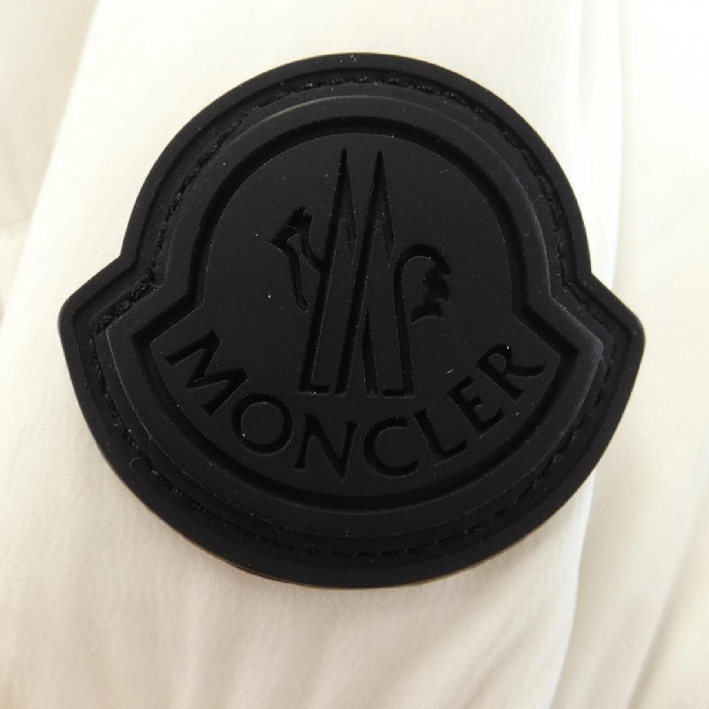 Áo khoác lông vũ MONCLER 640197