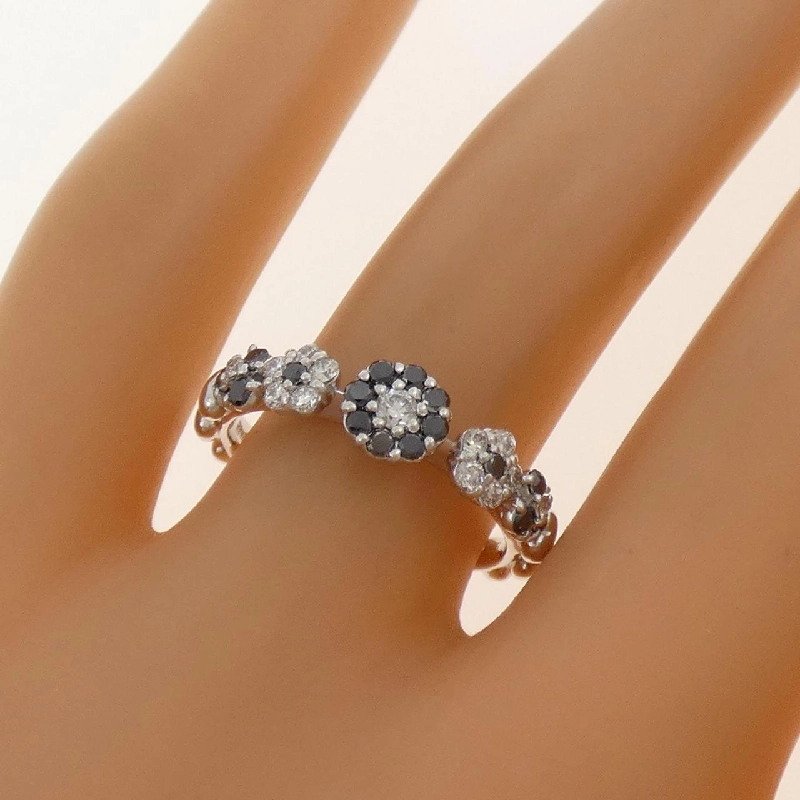 Nhẫn kim cương hoa K18WG 0.48CT - Hàng hiệu Authentic 853383