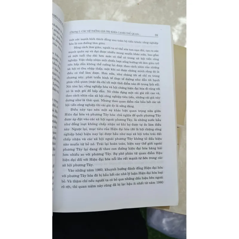 HIỆN ĐẠI HOÁ VÀ HẬU HIỆN ĐẠI HOÁ - NGUYỄN THỊ PHƯƠNG MAI 730799