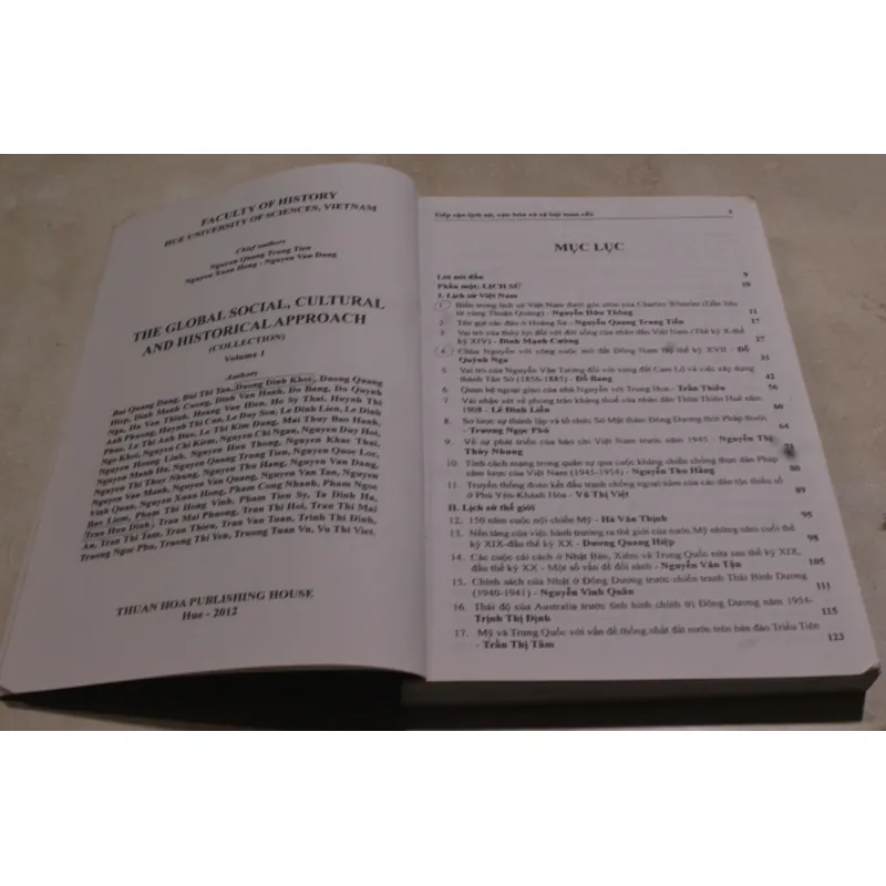 Tiếp cận lịch sử văn hoá 972598
