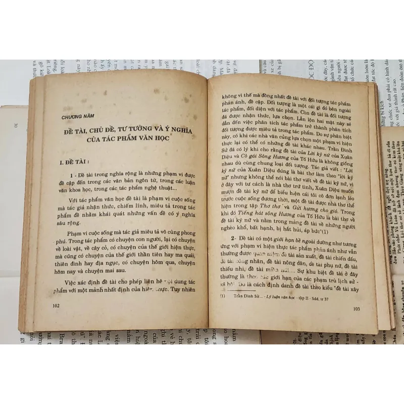 TÌM HIỂU TÁC PHẨM VĂN HỌC - Lê Tiến Dũng (1991) 707046