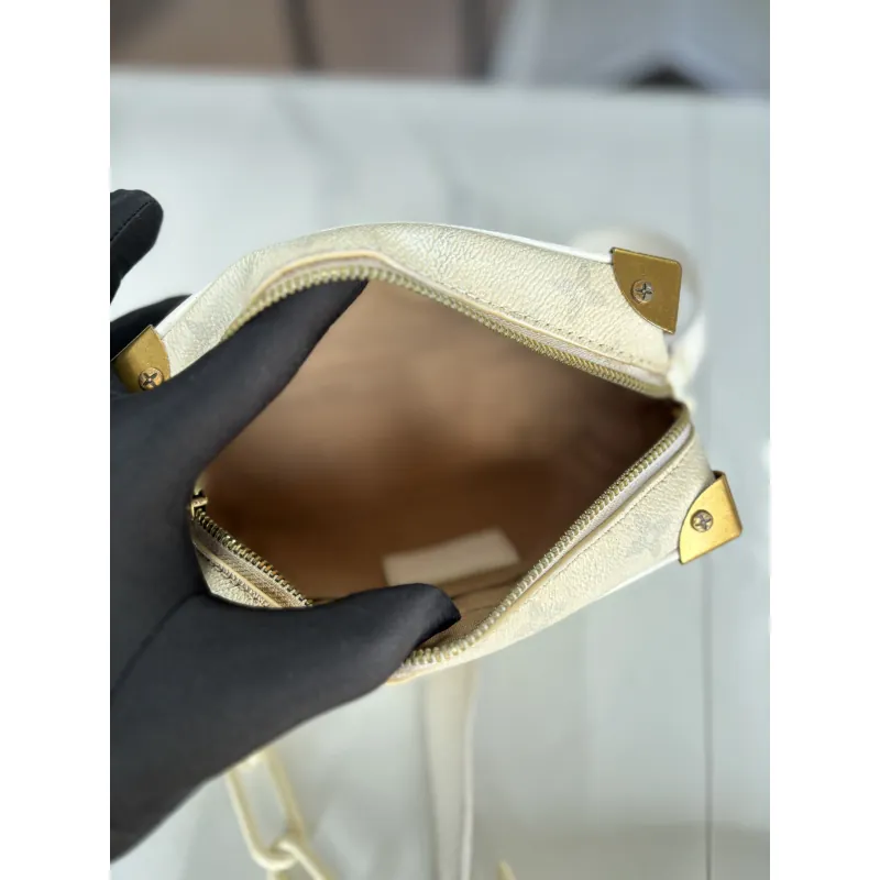 TÚI HỘP LV SOFT TRUNK MINI TRẮNG TINH KHÔI  976848