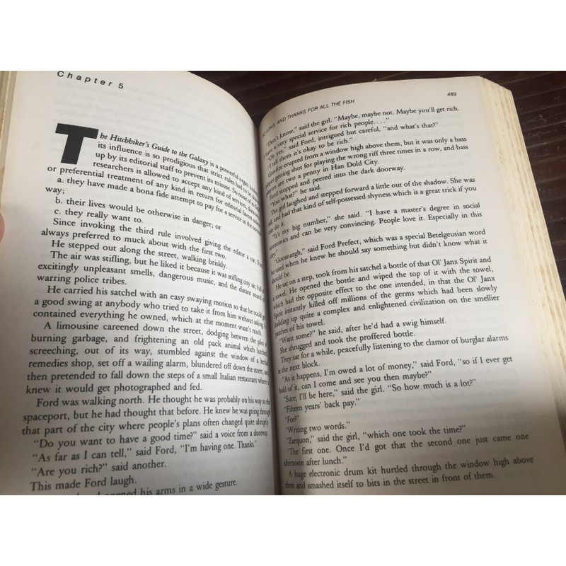 The Ultimate Hitchhiker's Guide to the Galaxy - Douglas Adams 69200