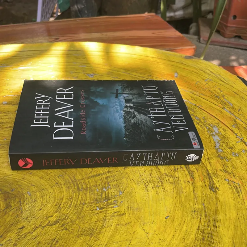 COMBO JEFFEREY DEAVER: CÂY THẬP TỰ VEN ĐƯỜNG & BÚP BÊ ĐANG NGỦ 748879