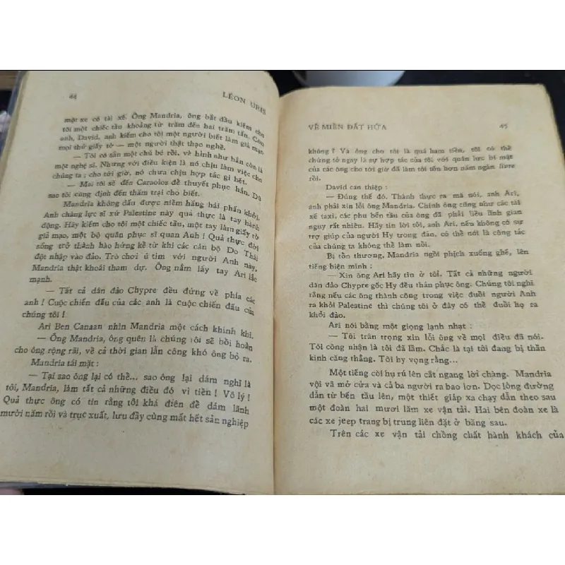 Về miền đất hứa - Léon Uris 129250