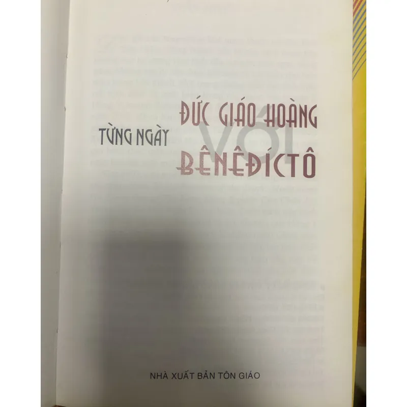 Từng ngày với Đức giáo hoàng Benedicto - bìa cứng 596171