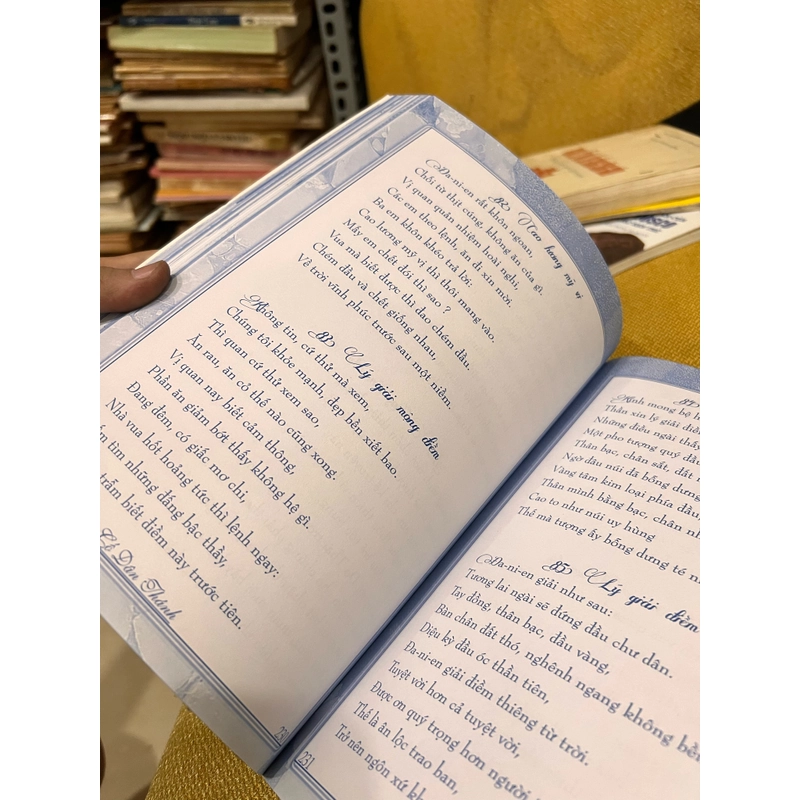 Lịch sử cứu độ - tuyển tập thơ 475954