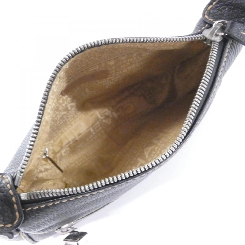 【Vintage】Túi xách chéo Chanel 23053 613094