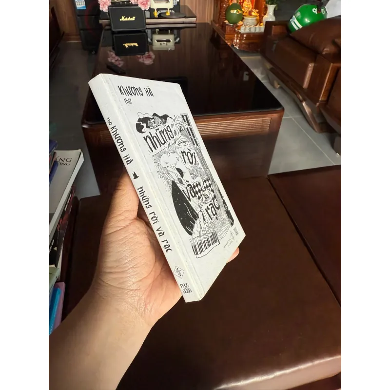 Những Rời Và Rạc” – Khương Hà 985956