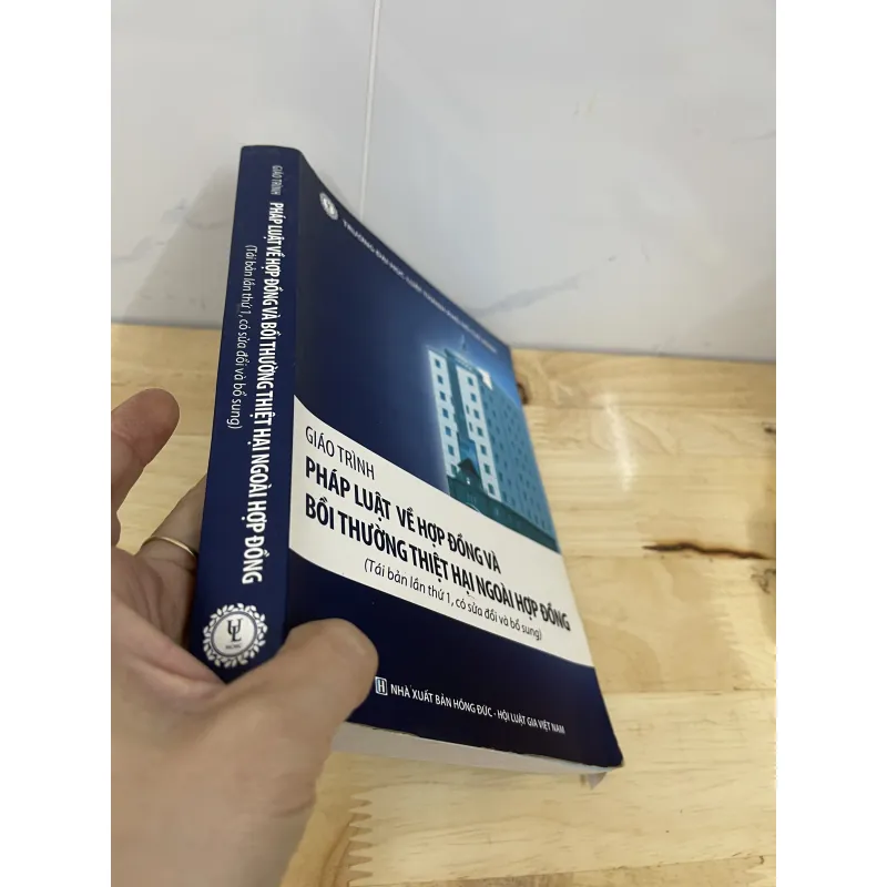 Giáo trình pháp luật về Hơp Đồbg và bồi thường ... 970444