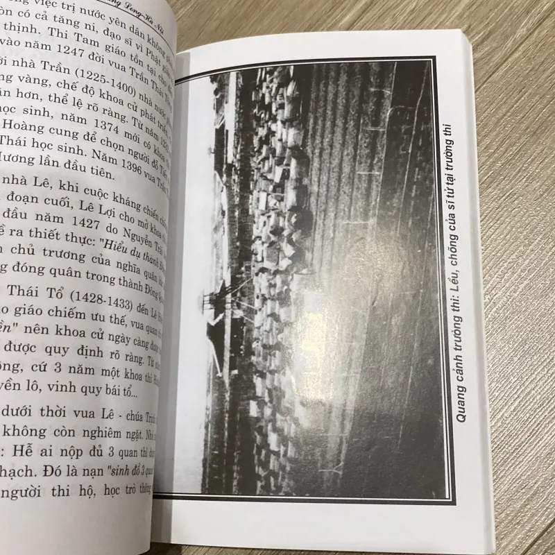 VĂN MIẾU - QUỐC TỬ GIÁM THĂNG LONG - HÀ NỘI (XB 2012) 751651