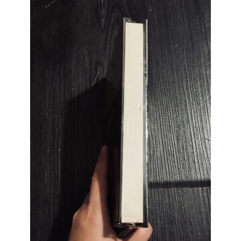 Phía đông vườn địa đàng (bìa cứng, seal) 745404