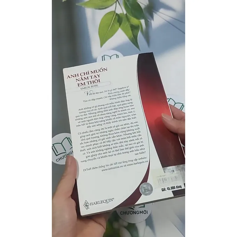Anh chỉ muốn nắm tay em thôi - Emily Rose 694967