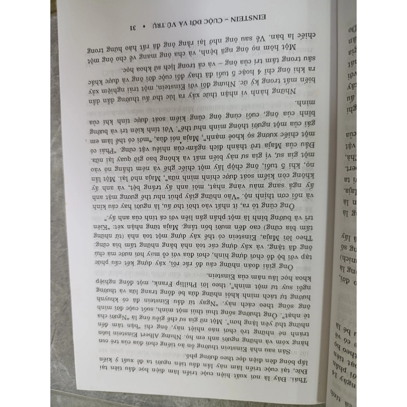 EINSTEIN CUỘC ĐỜI VÀ VŨ TRỤ 546246