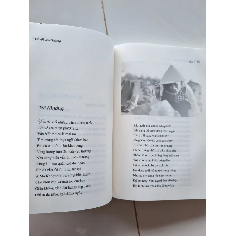 Về với yêu thương, sách có thủ bút của cựu thủ tướng Trương Hòa Bình 1025823