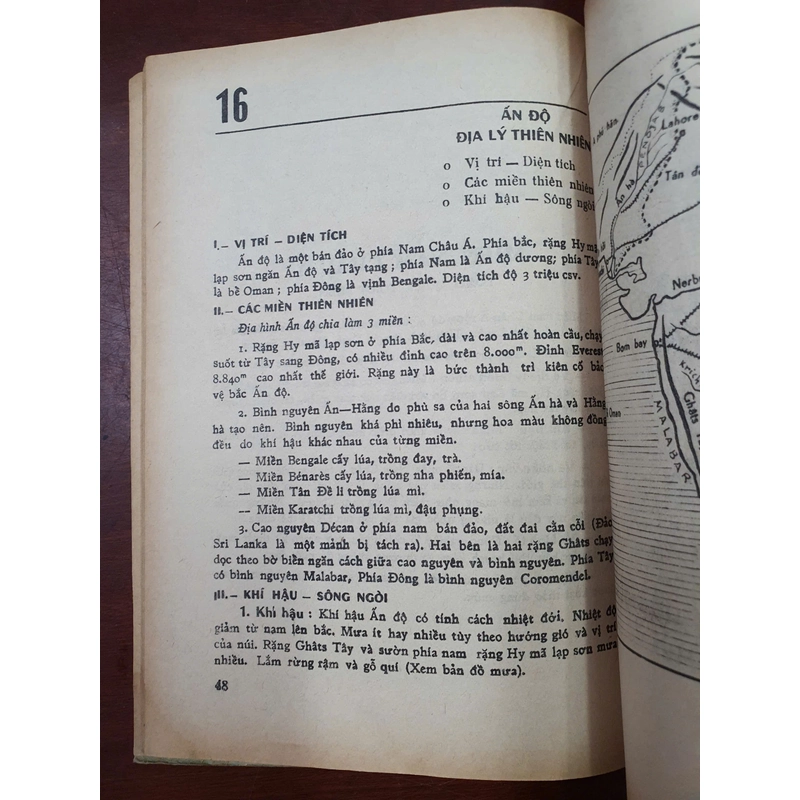 SỬ ĐỊA LỚP TÁM 477336