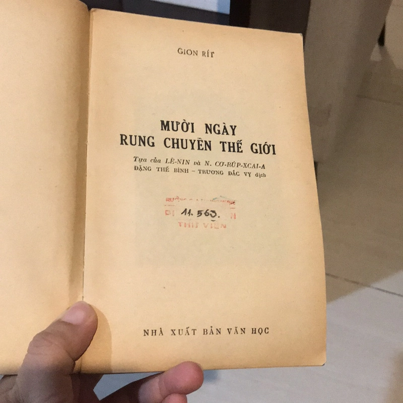 Mười ngày rung chuyển Thế Giới (XB 1977) 469259