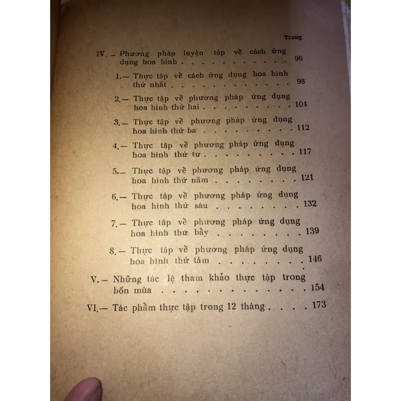 Sách dạy cắm hoa Nhật Bản 973107