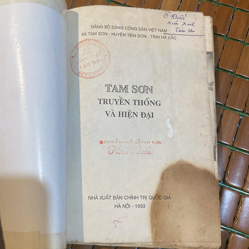 TAM SƠN - TRUYỀN THỐNG VÀ HIỆN ĐẠI (XB 1993) 518394