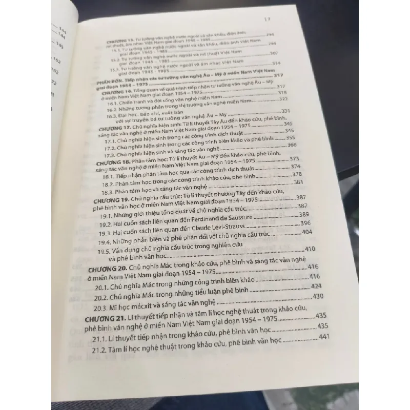 Việt Nam một thế kỉ tiếp nhận tư tưởng văn nghệ nước ngoài - Lã Nguyên chủ biên 688825