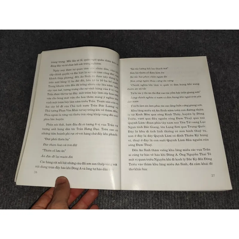 DI TÍCH VÀ DANH THẮNG QUẢNG NINH TẬP I 992576