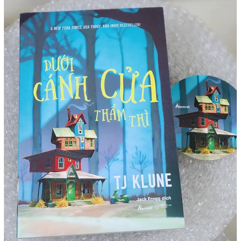 Tiểu thuyết DƯỚI CÁNH CỬA THẦM THÌ (TJ KLUNE) - 659 trang 731149