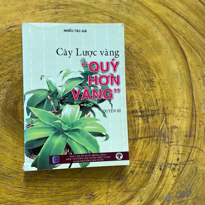 CÂY LƯỢC VÀNG “ QUÝ NHƯ VÀNG”- nhiều tác giả 937497