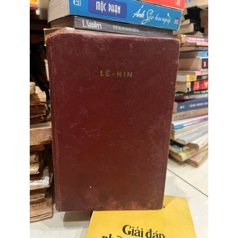 Lê - Nin . 477346