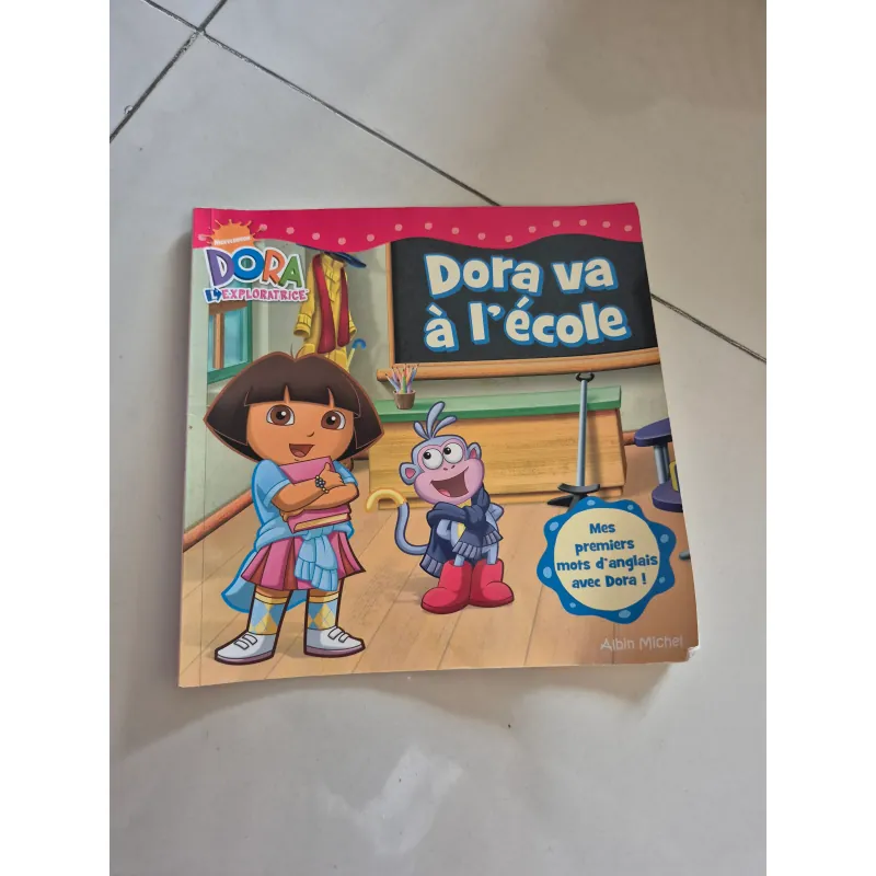 Sách Tiếng Anh Cho Trẻ Em Dora và à l’école - Albin Michel mới 90% 630286
