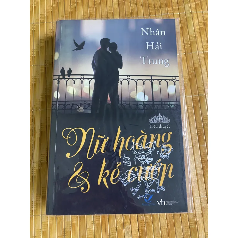 Nữ hoàng & kẻ cướp 931393