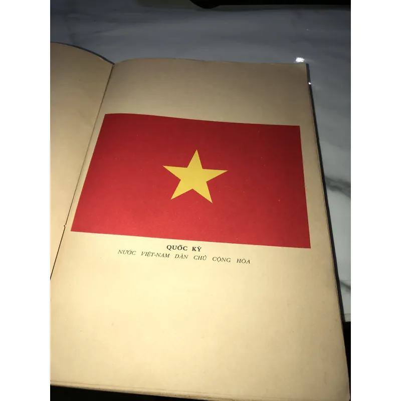 Việt Nam đất nước Anh Hùng  738096