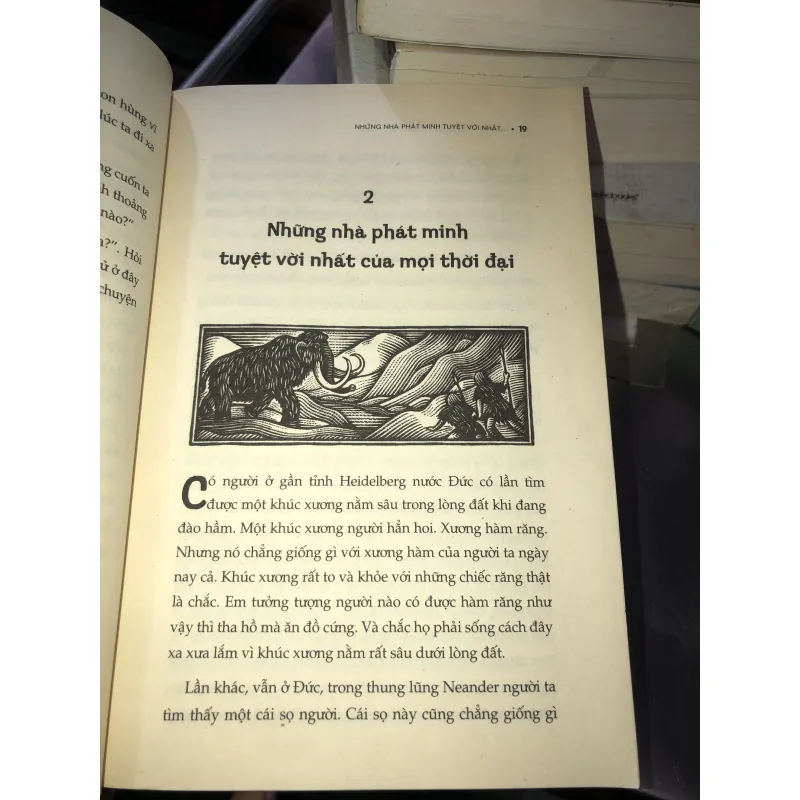 Chuyện nhỏ trong thế giới lớn - E.H.Gombrich 995110