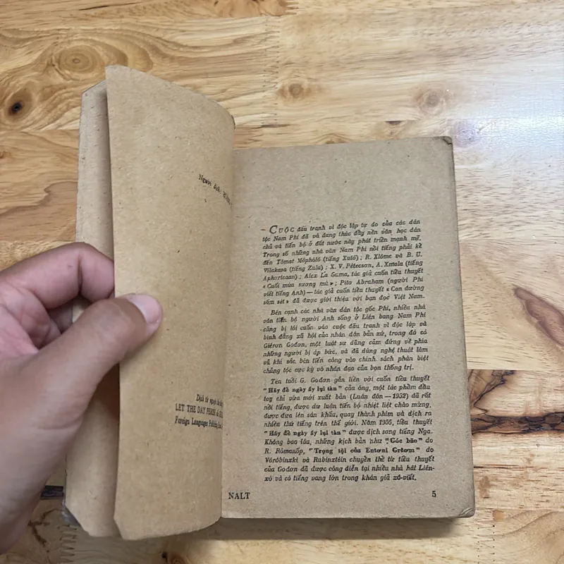 II Sách Xưa: Hãy Để Ngày Ấy Lụi Tàn - GIÊRƠN GOĐƠN - 1982 680695