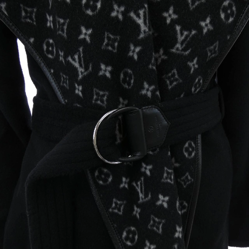 Áo khoác có mũ LOUIS VUITTON FGCO40QWE - Hàng hiệu Authentic 819153