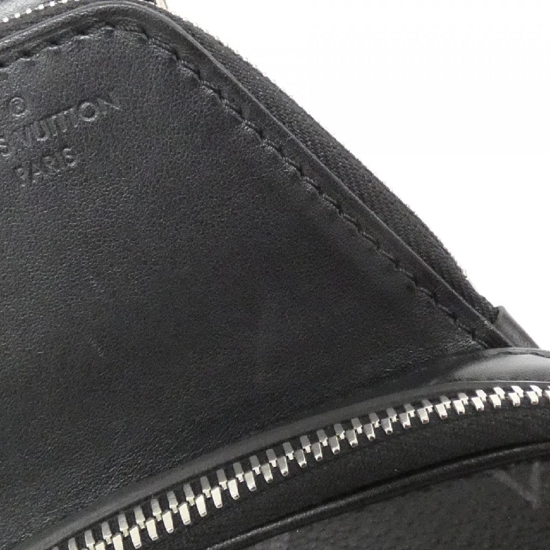 Túi đeo chéo Louis Vuitton Monogram Eclipse Avenue PM M47137 610022