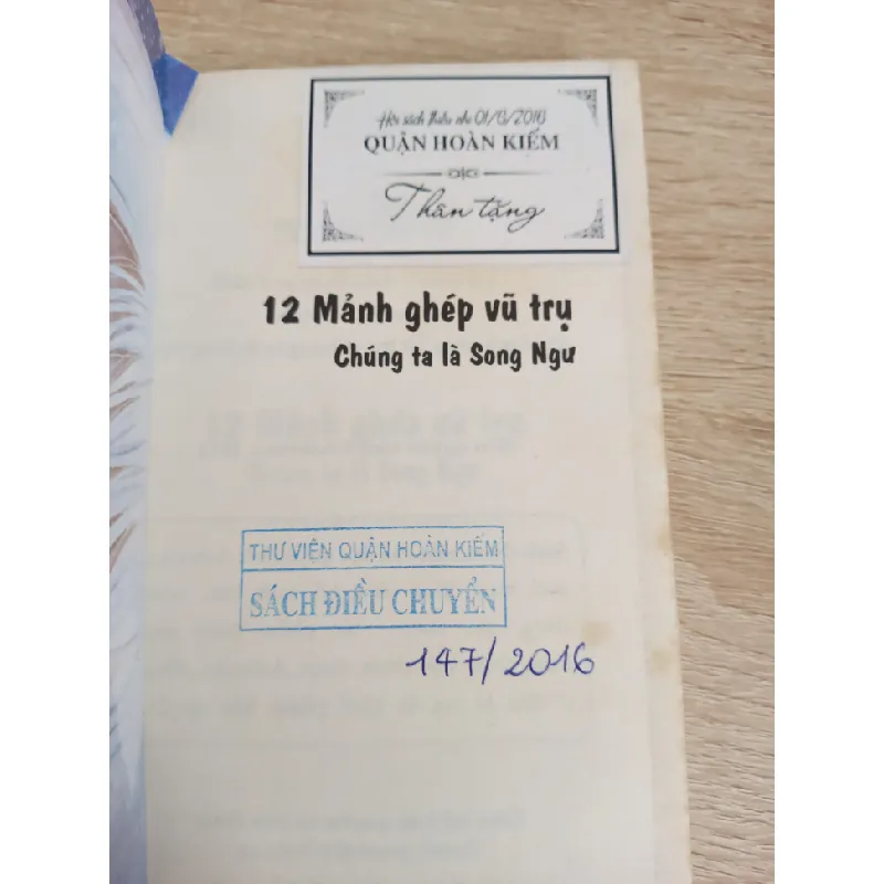 [Phiên Chợ Sách Cũ] 12 Mảnh Ghép Vũ Trụ - Chúng Ta Là Song Ngư (2014) S1507 506327
