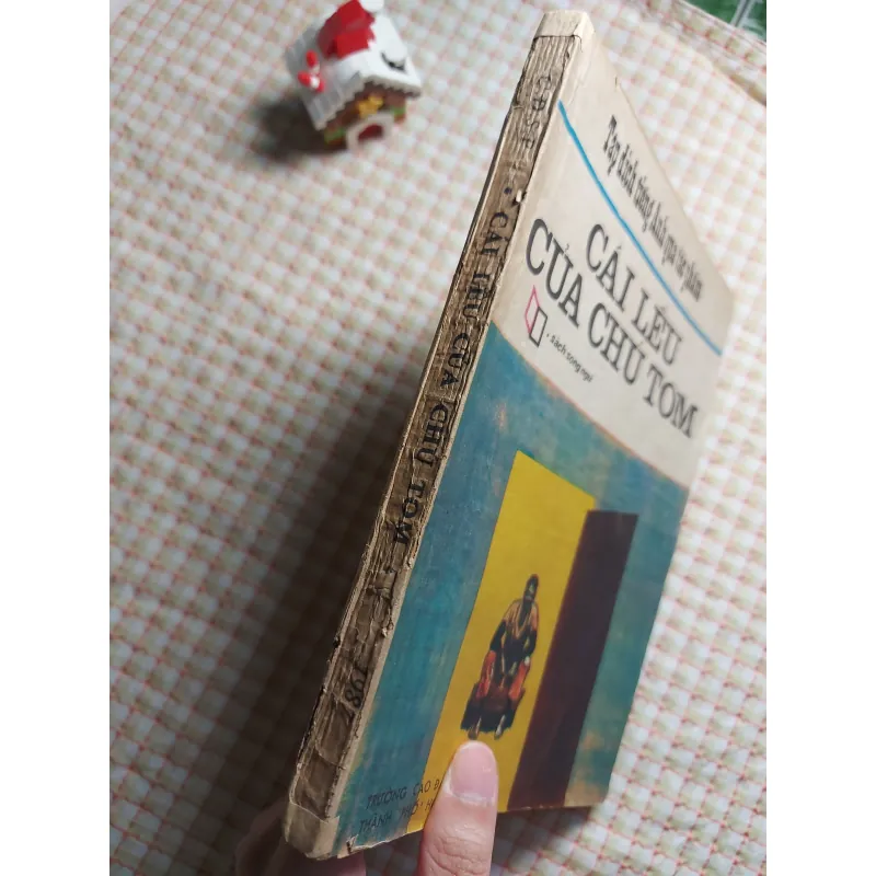 CÁI LỀU CỦA CHÚ TOM • Sách song ngữ • Năm 1987 753166