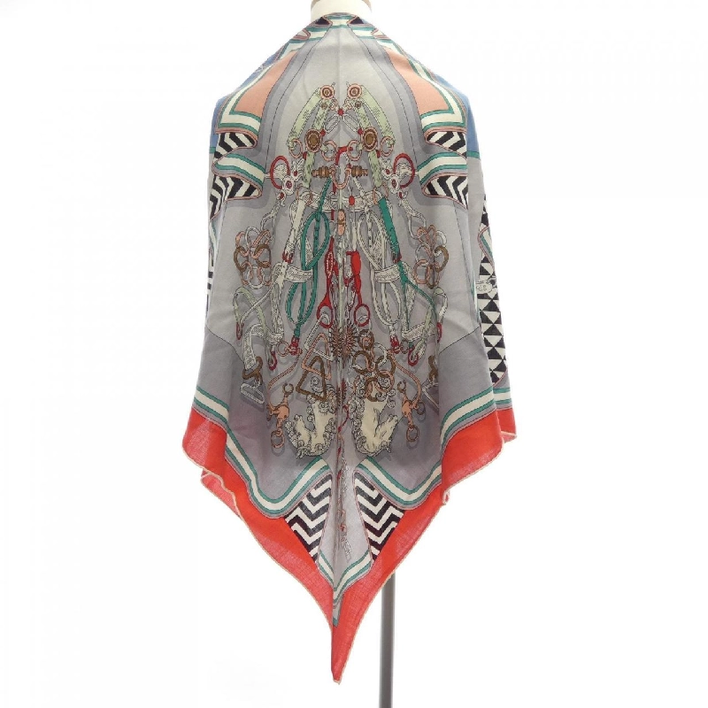 Khăn choàng HERMES Triangle Jean - Hàng hiệu Chính hãng 832226