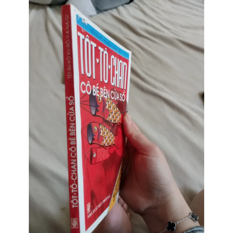 cuốn hồi ký nổi tiếng thế giới "Totto-chan: Cô bé bên cửa sổ"  761532